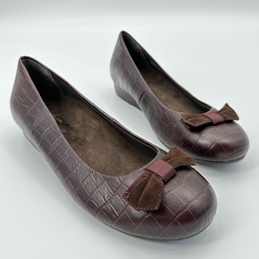 Vionic Brown Lydia Low Wedge Dress Shoes Size 10